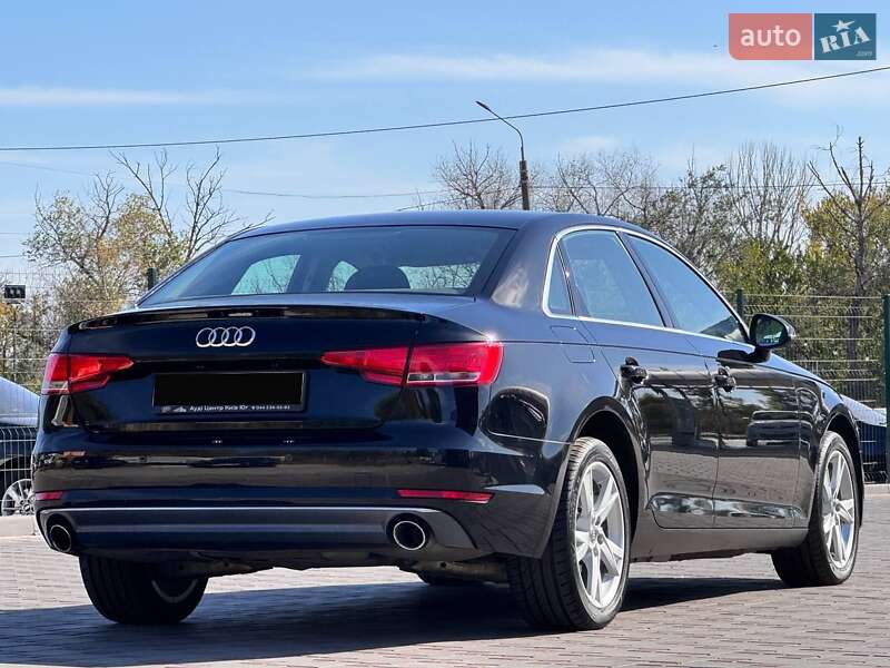 Седан Audi A4 2016 в Запорожье
