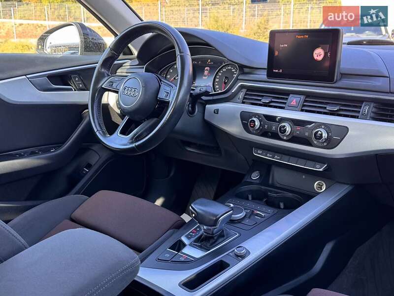 Седан Audi A4 2016 в Запорожье
