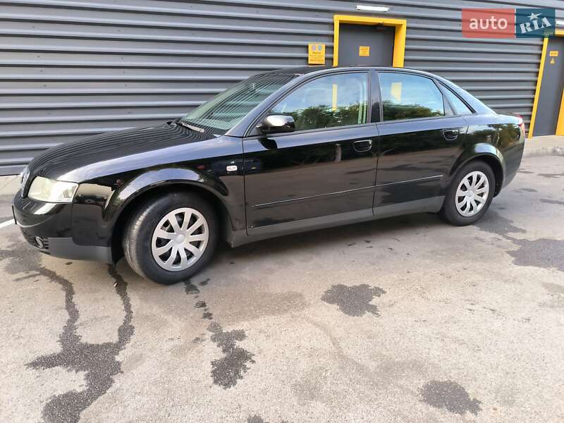 Седан Audi A4 2002 в Киеве