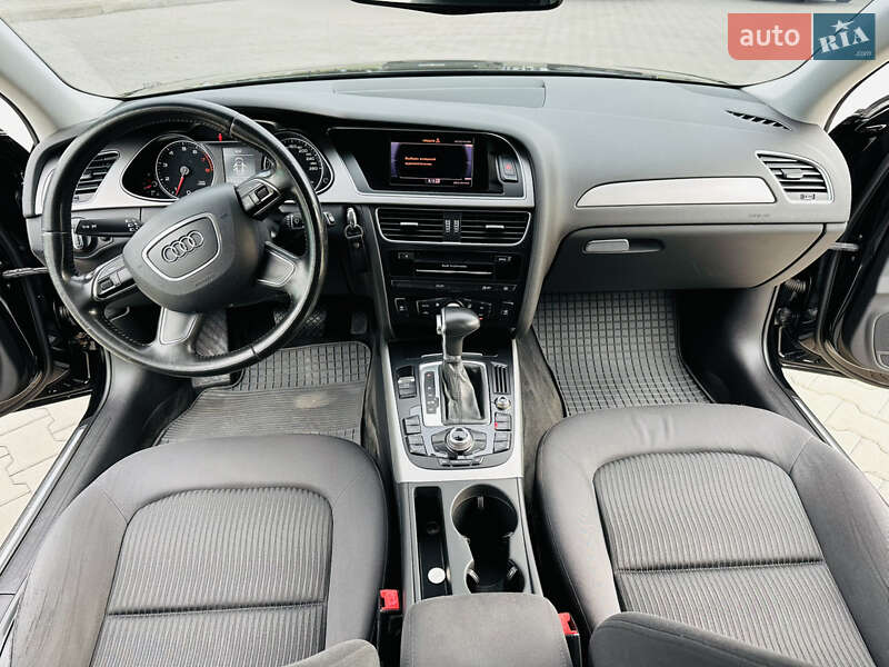 Седан Audi A4 2013 в Киеве