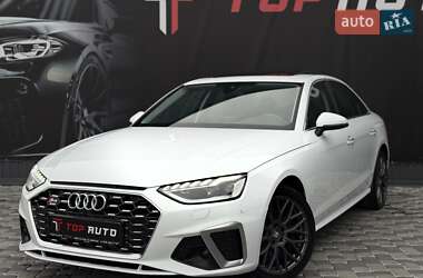 Седан Audi A4 2021 в 