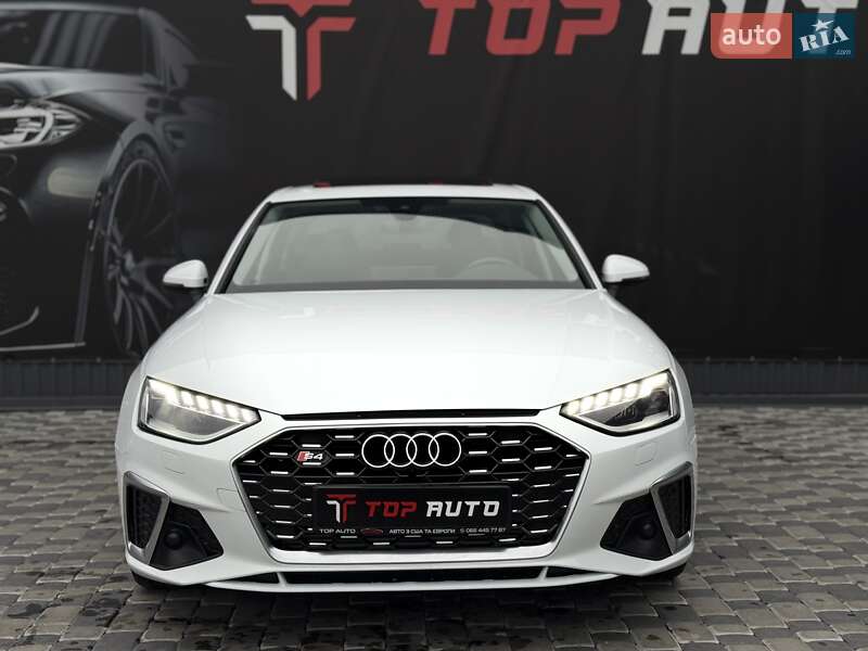 Седан Audi A4 2021 в Львові