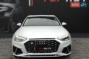 Седан Audi A4 2021 в 