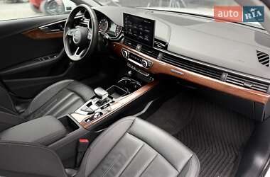 Седан Audi A4 2021 в 