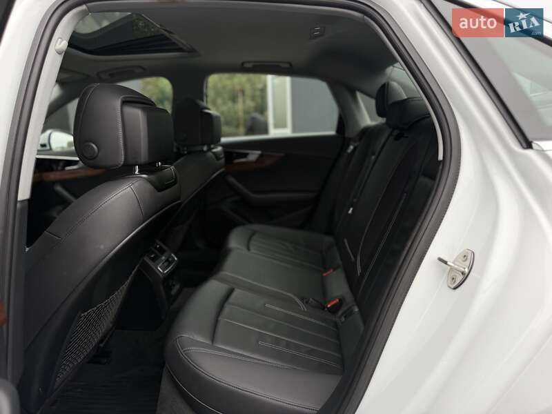 Седан Audi A4 2021 в Львові