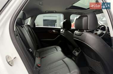 Седан Audi A4 2021 в 