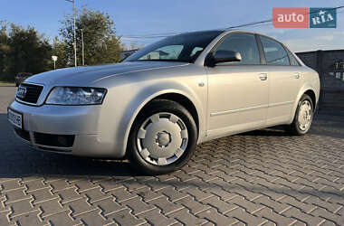Седан Audi A4 2004 в 