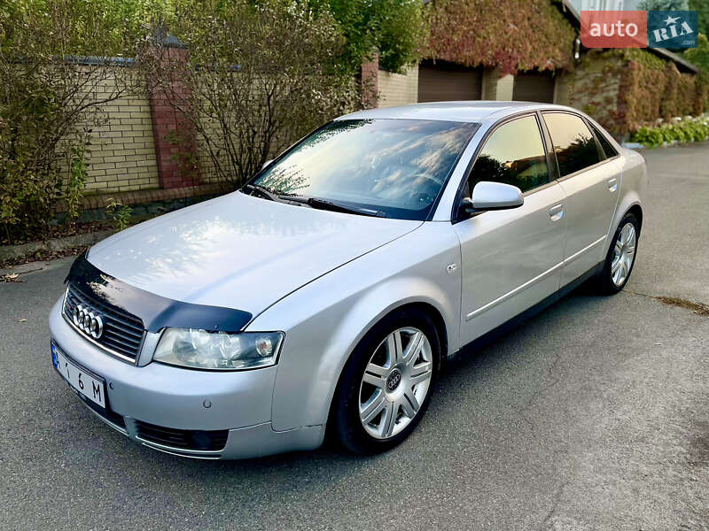 Седан Audi A4 2001 в 