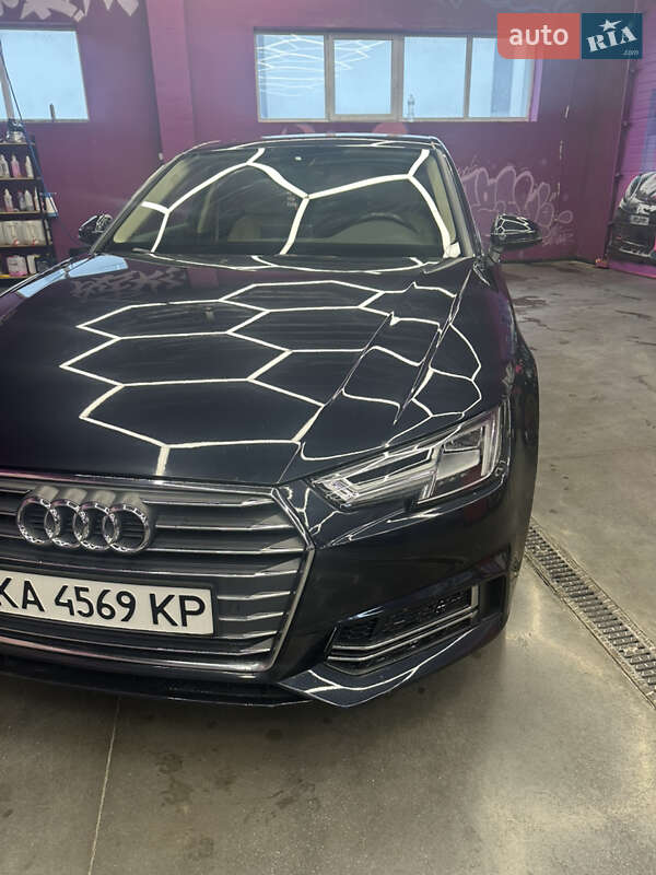 Седан Audi A4 2017 в Киеве