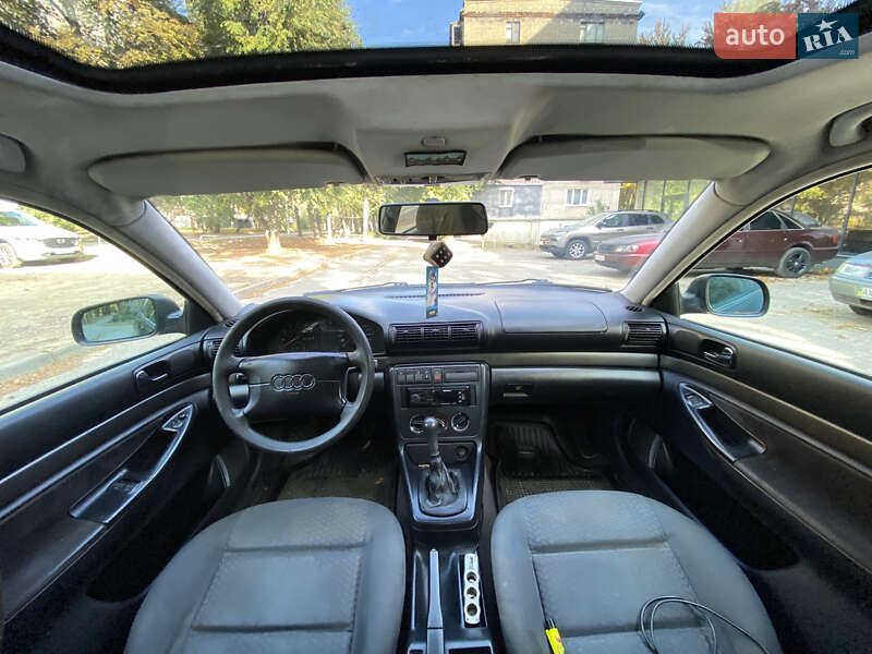 Седан Audi A4 1995 в Харькове
