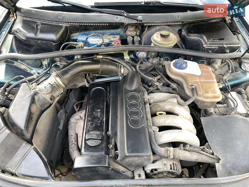 Седан Audi A4 1995 в Харькове