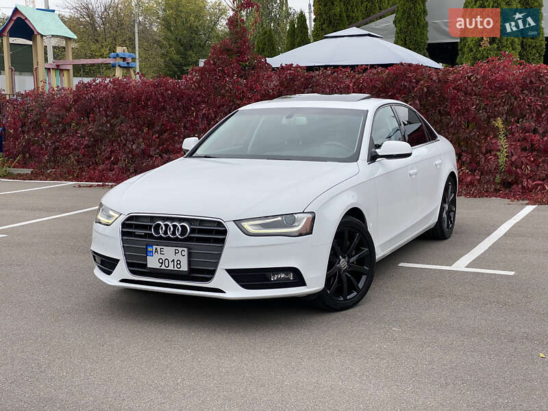 Седан Audi A4 2013 в Києві