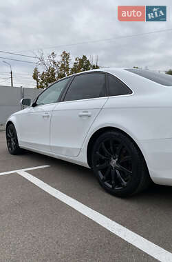 Седан Audi A4 2013 в 