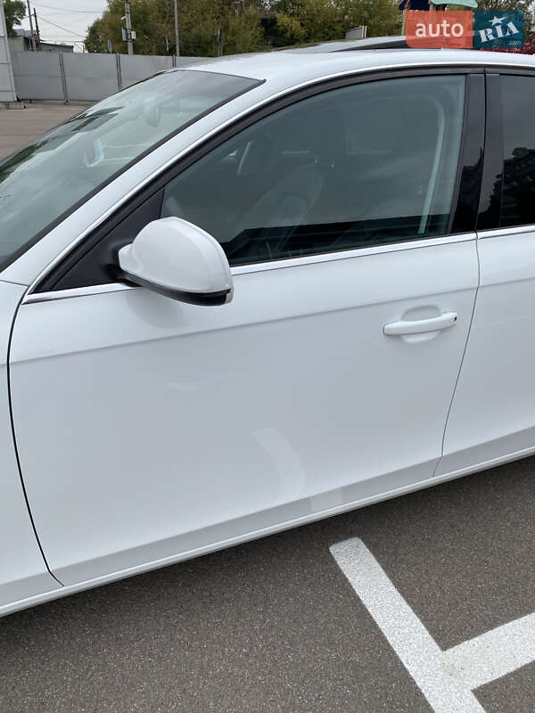 Седан Audi A4 2013 в Києві