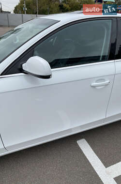 Седан Audi A4 2013 в 