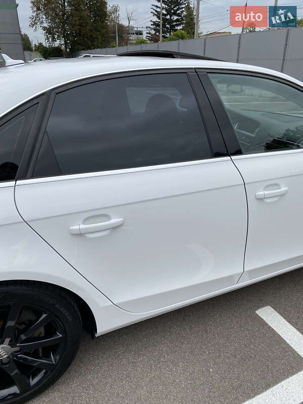 Седан Audi A4 2013 в Києві