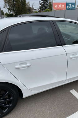 Седан Audi A4 2013 в 