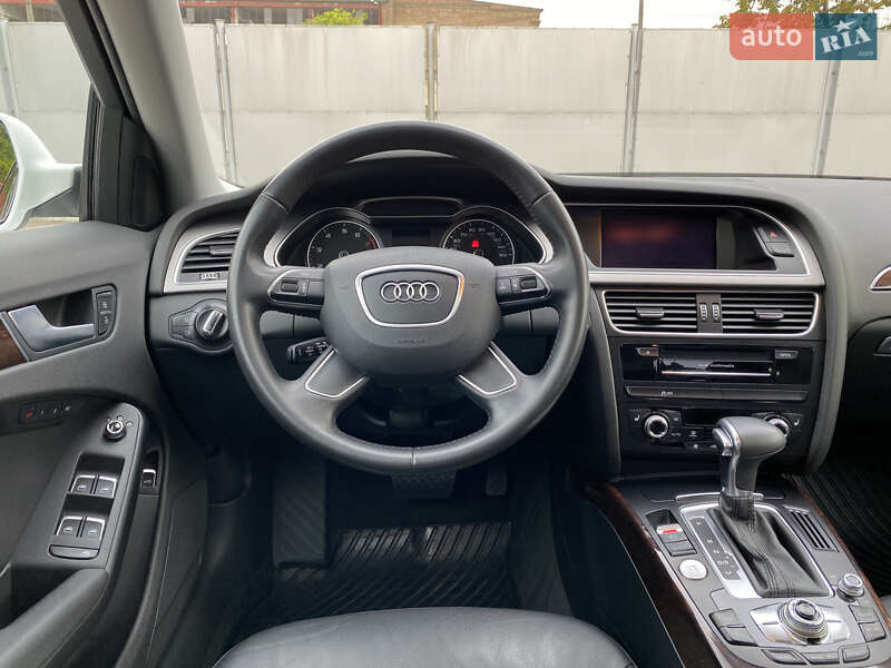 Седан Audi A4 2013 в Києві