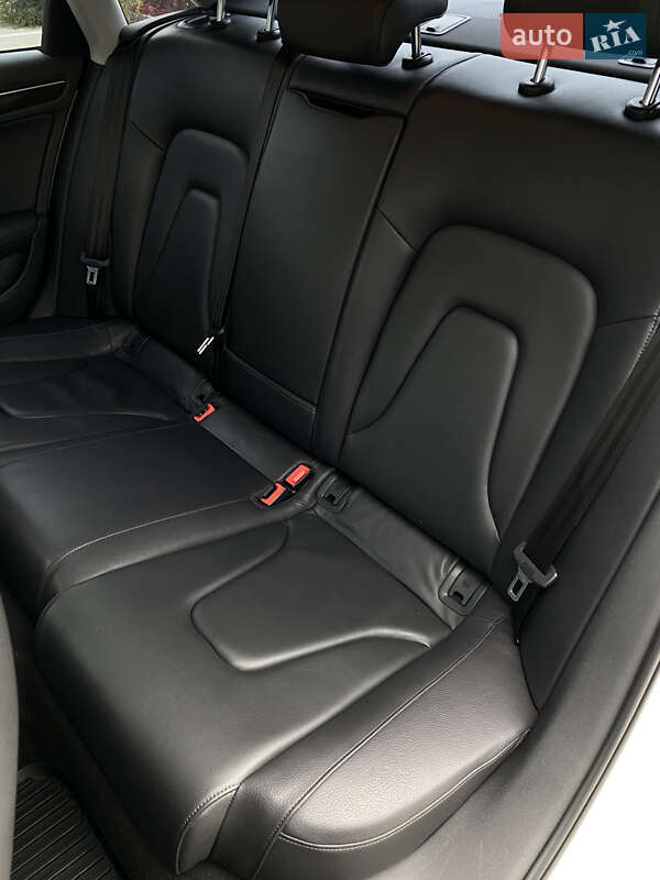 Седан Audi A4 2013 в Києві