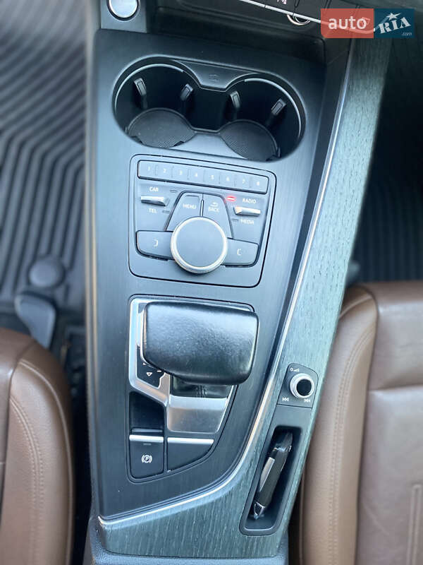 Седан Audi A4 2016 в Львове