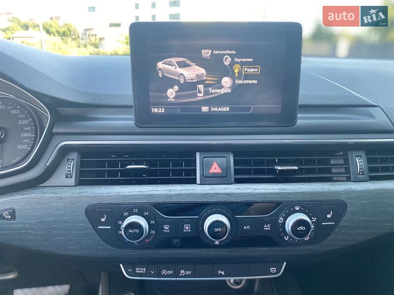 Седан Audi A4 2016 в Львове