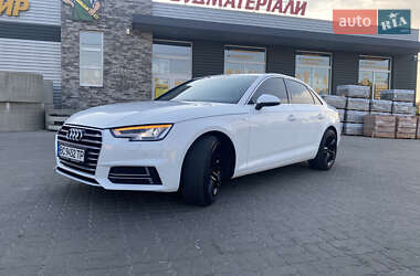 Седан Audi A4 2016 в Львові