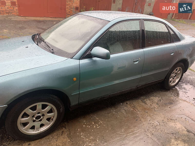 Седан Audi A4 1998 в Хмельницком