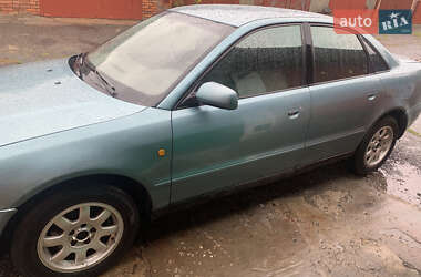 Седан Audi A4 1998 в 