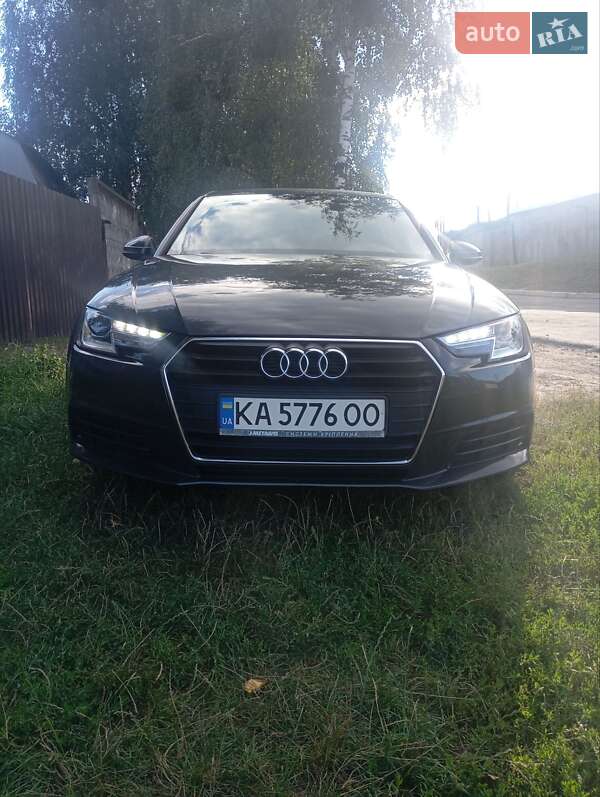 Седан Audi A4 2018 в Буче