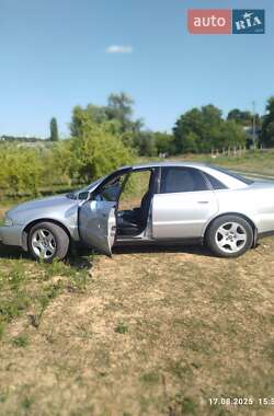 Седан Audi A4 2000 в 