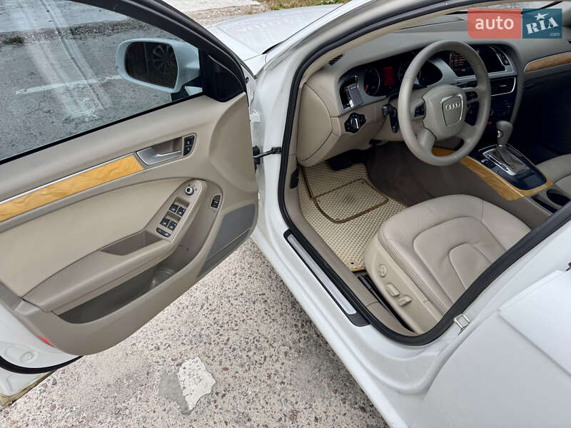 Седан Audi A4 2010 в Киеве