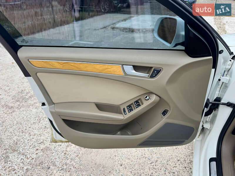 Седан Audi A4 2010 в Киеве