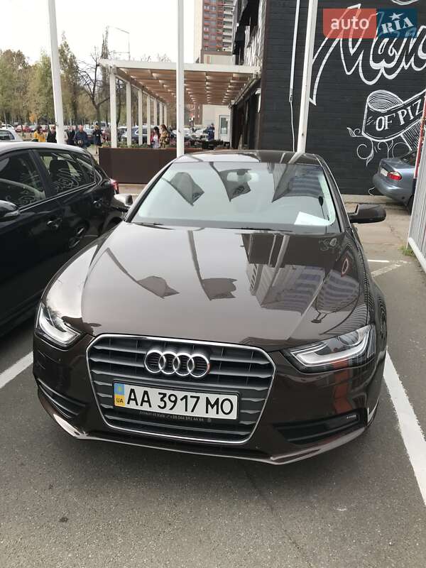Седан Audi A4 2012 в Киеве