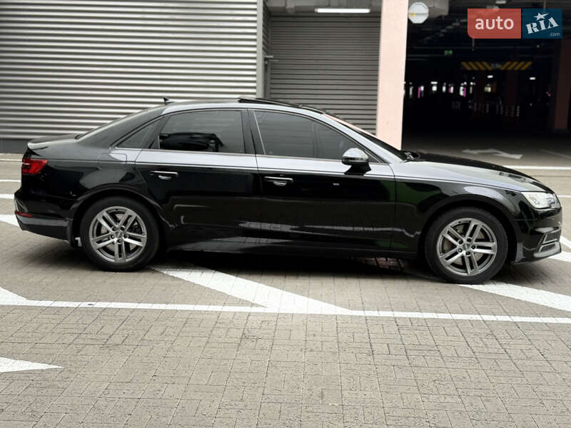 Седан Audi A4 2017 в Киеве