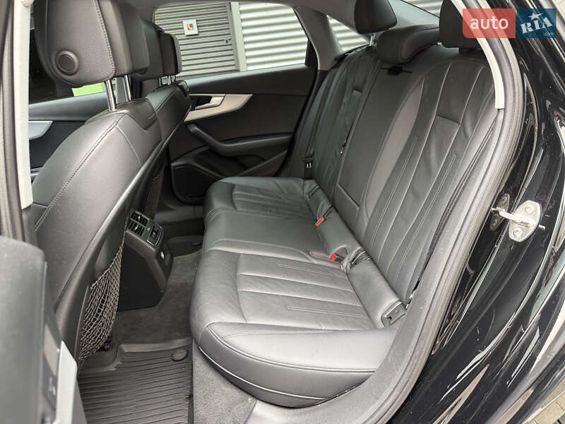 Седан Audi A4 2017 в Киеве