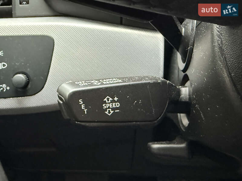 Седан Audi A4 2017 в Киеве