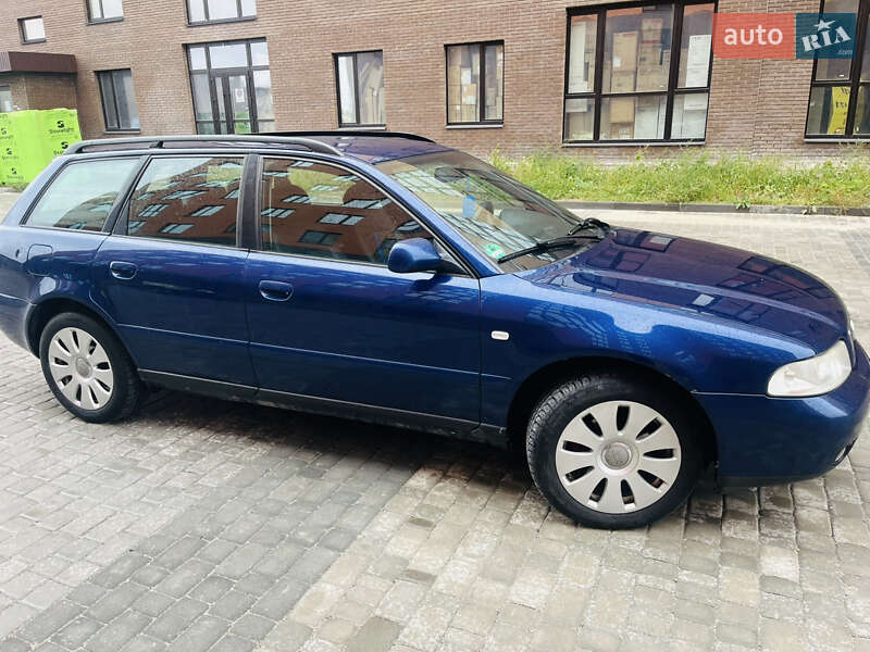 Универсал Audi A4 1999 в Нетешине