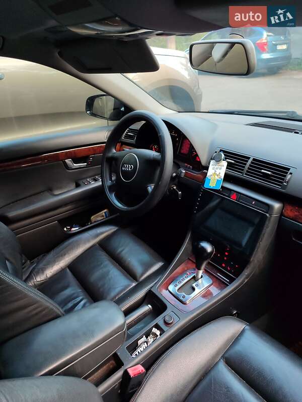Седан Audi A4 2004 в Львове
