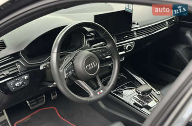 Универсал Audi A4 2022 в 