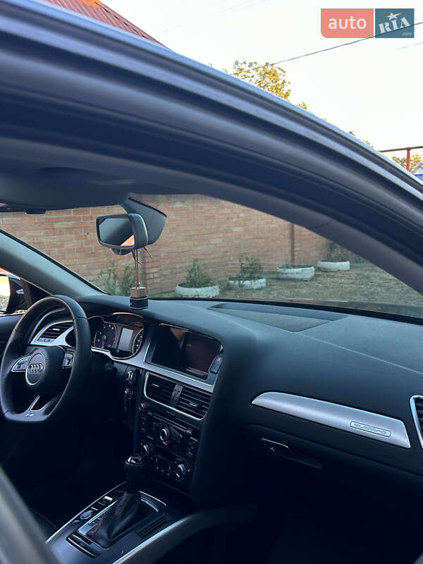 Седан Audi A4 2014 в Днепре