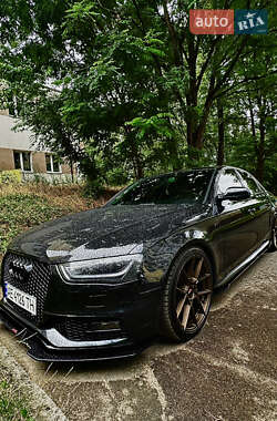 Седан Audi A4 2014 в Днепре