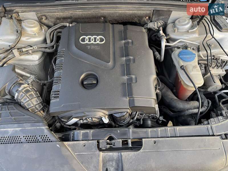 Седан Audi A4 2010 в Львове
