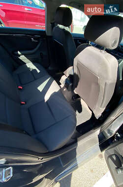 Седан Audi A4 2001 в 