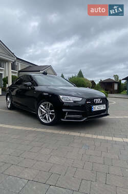Седан Audi A4 2016 в 
