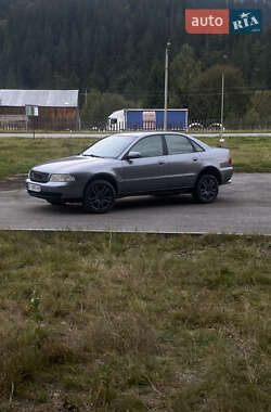 Седан Audi A4 1995 в 