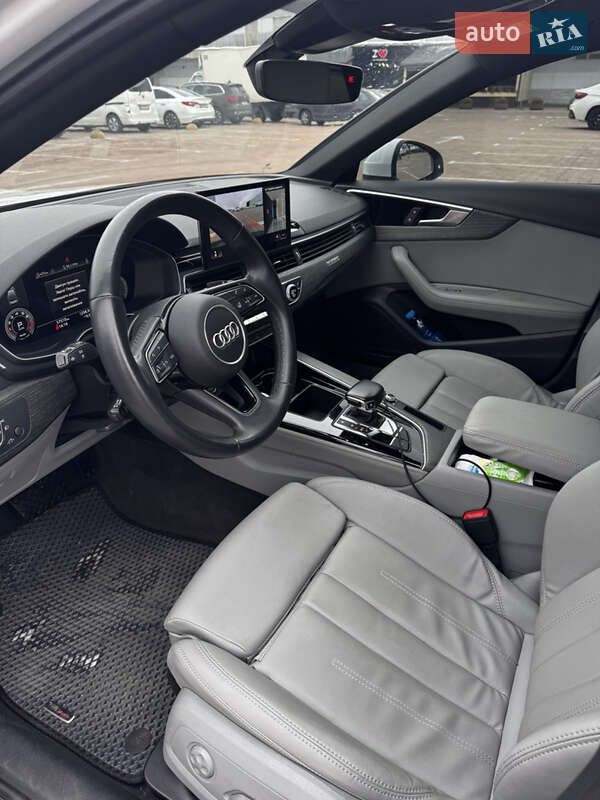 Седан Audi A4 2022 в Житомире