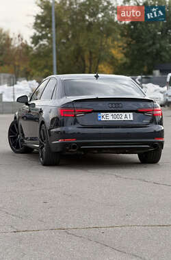 Седан Audi A4 2018 в 