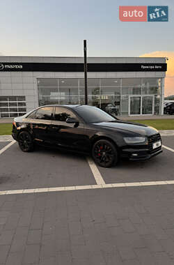Седан Audi A4 2012 в 