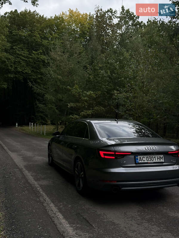 Седан Audi A4 2017 в Луцке