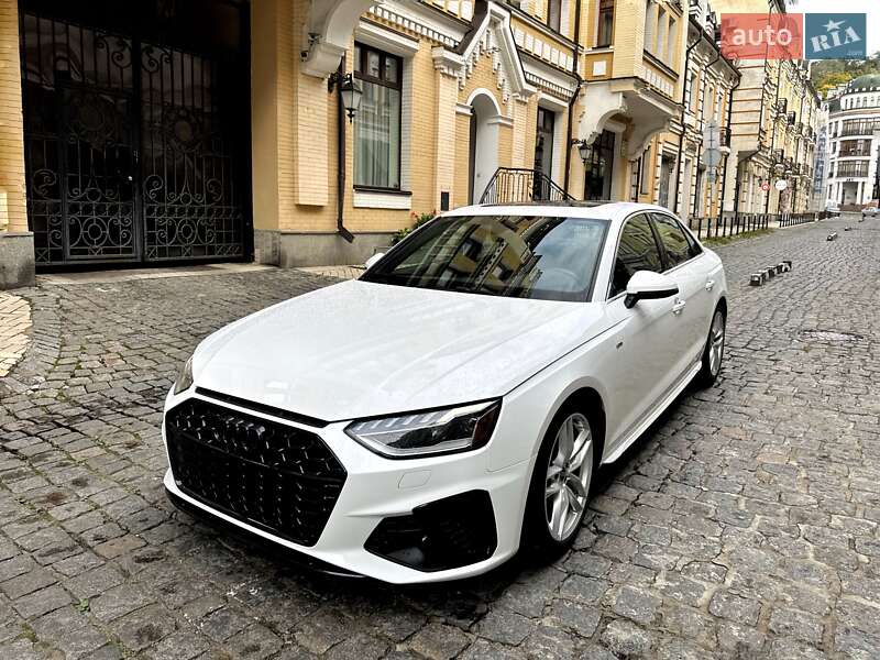Седан Audi A4 2022 в Киеве